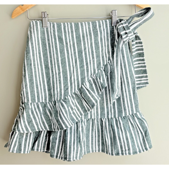 Princess Polly Size 4 Striped Wrap Ruffle Mini Skirt | Green White Zip Feminine - Picture 2 of 10